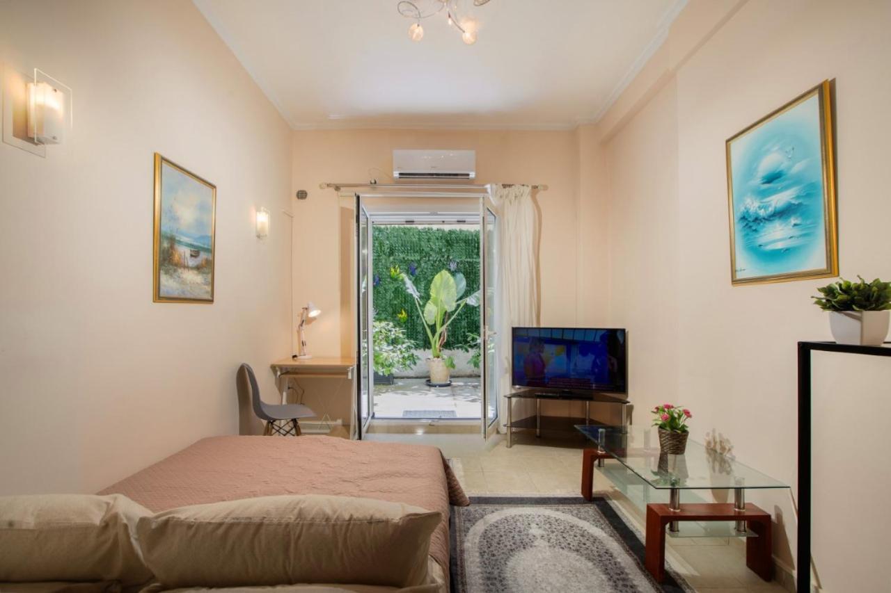 Apartment In The Centre Of Athina Атина Екстериор снимка