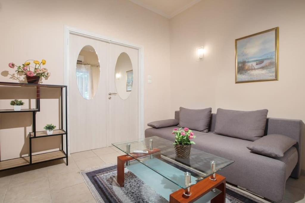Apartment In The Centre Of Athina Атина Екстериор снимка
